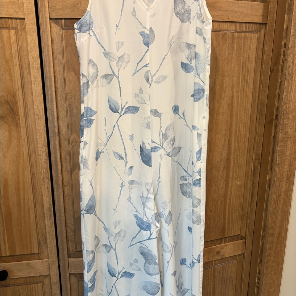 Sleeveless White and Blue Floral jumpsuit